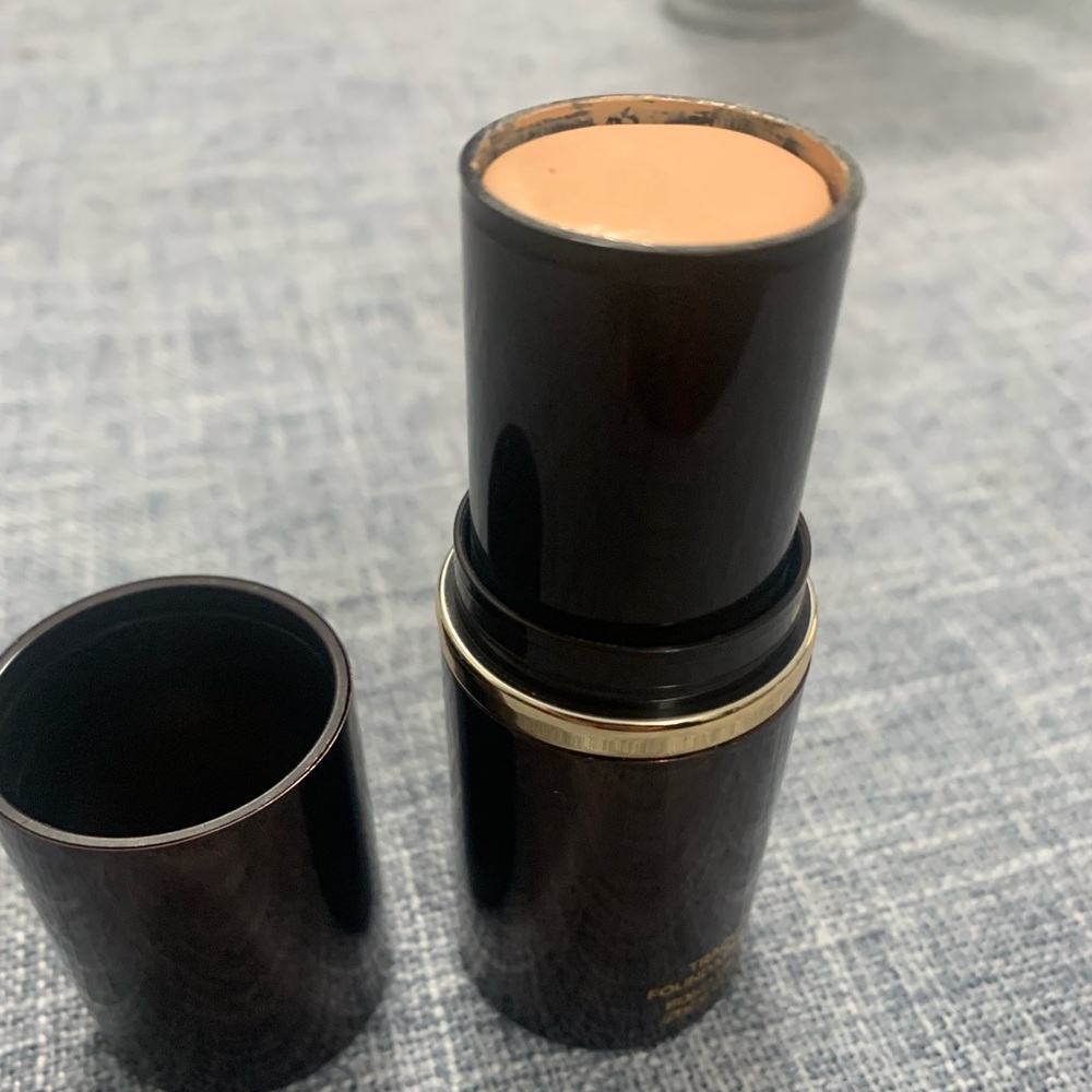 tom ford traceless foundation stick in linen (2.5)
